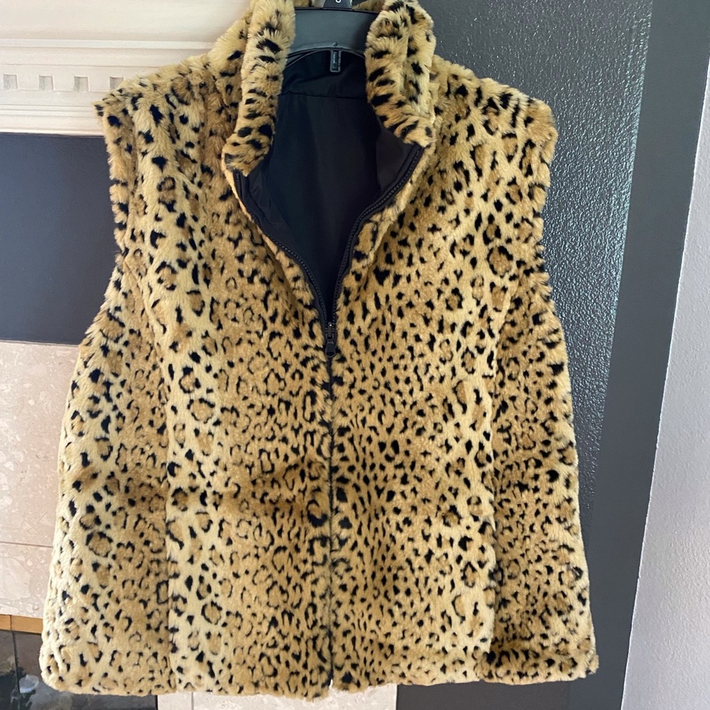Faux fur/Nylon Reversible Vest. Zip. Pockets. NWOT